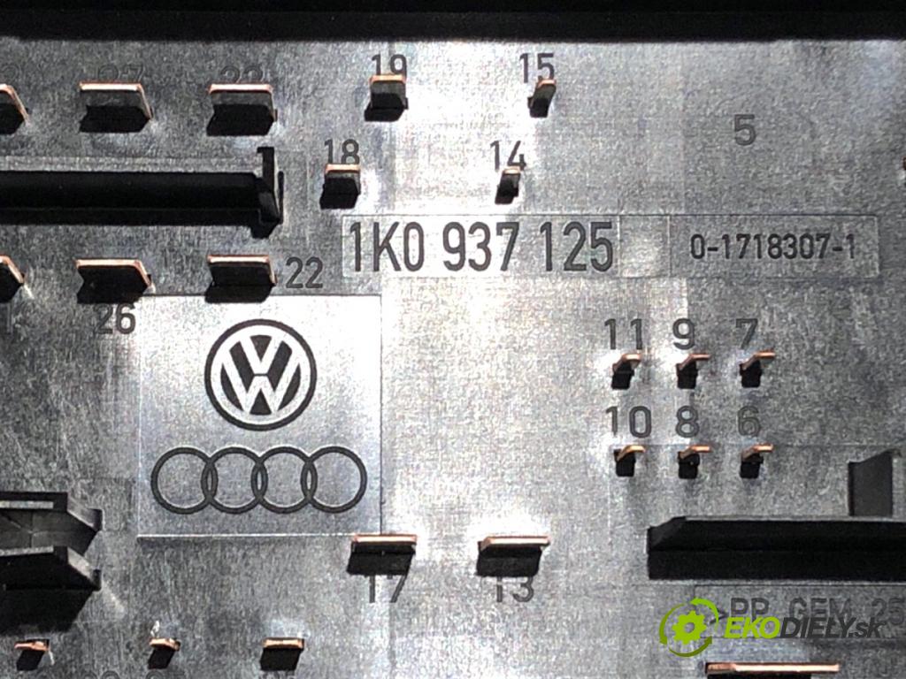 SKODA OCTAVIA II liftback 2005 85 kW 1.6 FSI 1598 skříňka poistková 1K0937125 (Pojistkové skříňky)