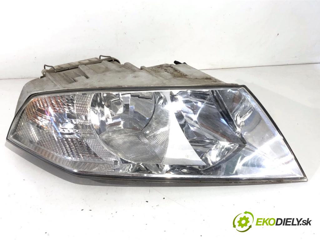 SKODA OCTAVIA II liftback 2005 85 kW 1.6 FSI 1598 Svetlomet pravy predný 