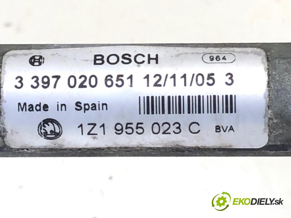 SKODA OCTAVIA II liftback 2005 85 kW 1.6 FSI 1598 Mechanizmus stieračov predný 1Z1955119A (Motorček stieračov predný)