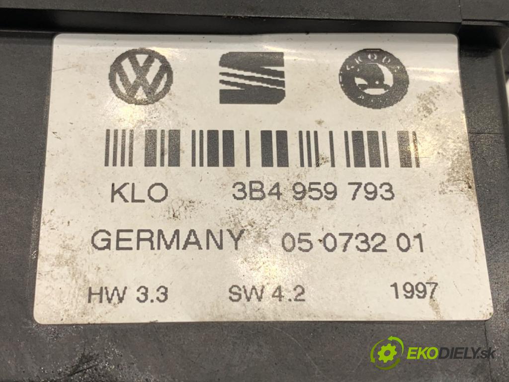 VW PASSAT B5 sedan 1997 66 kW 1.9 TDI 1896 Prepínač okien 3B4959793 (Prepínacie páčky pod volantom)