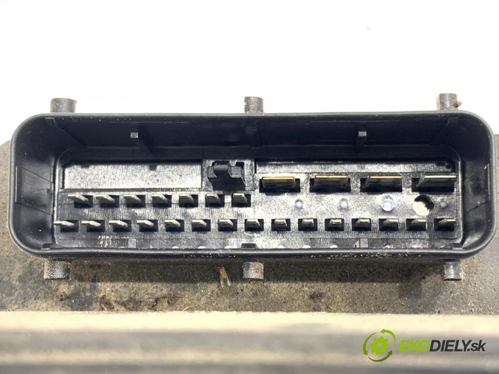 VW PASSAT B5 sedan 1997 66 kW 1.9 TDI 1896 Pumpa ABS 8E0614111 (Pumpa ABS)