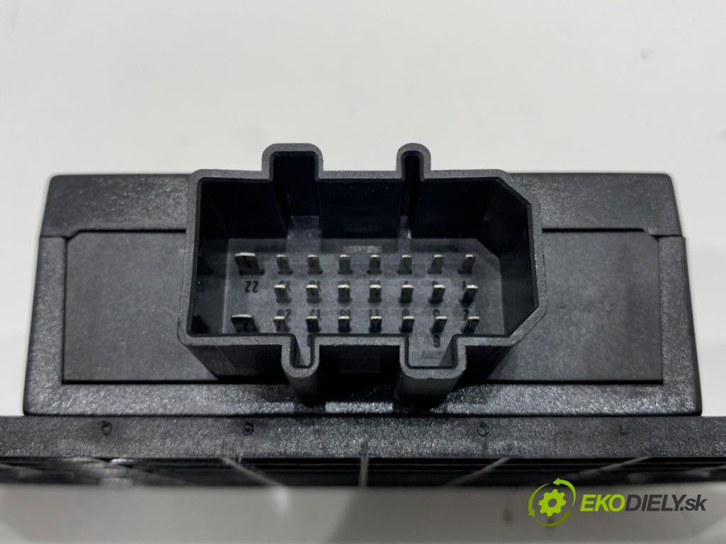 VW PASSAT B5 sedan 1997 66 kW 1.9 TDI 1896 Modul komfortu 3B0959799 (Modul komfortu)