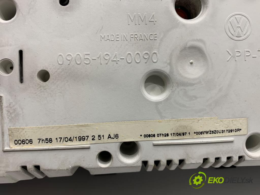 VW PASSAT B5 sedan 1997 66 kW 1.9 TDI 1896 Prístrojovka (Prístrojová doska)