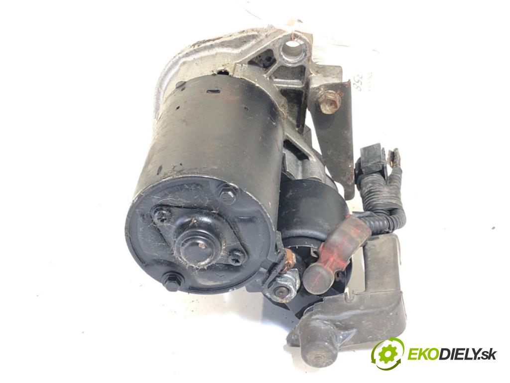 PEUGEOT 107 liftback 2007 50 kW 1.0 998 Štartér 1005831463 (Štartér)