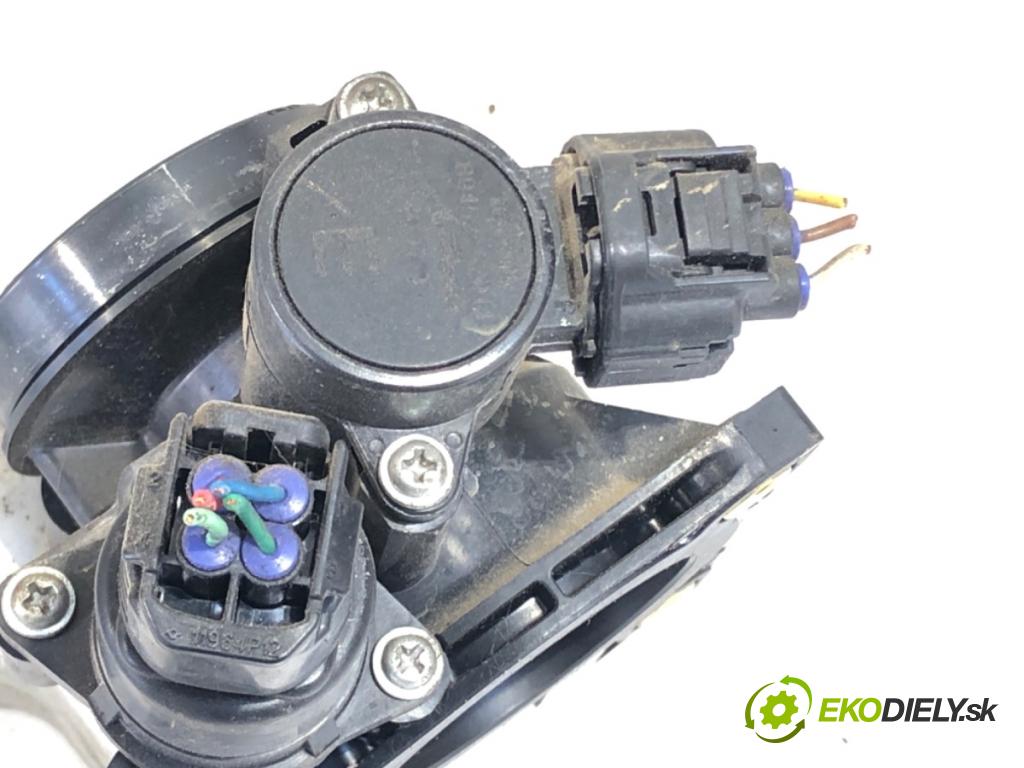 PEUGEOT 107 liftback 2007 50 kW 1.0 998 Škrtiaca klapka  (Škrtiaca klapka)