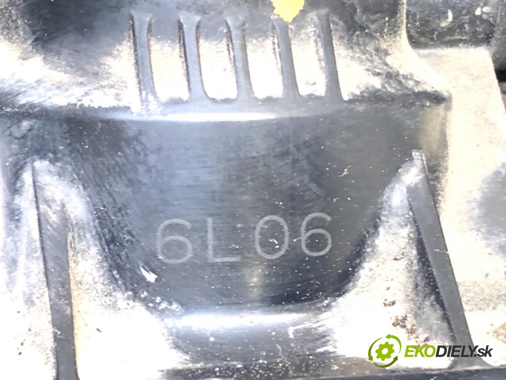 PEUGEOT 107 liftback 2007 50 kW 1.0 998 Škrtiaca klapka  (Škrtiaca klapka)