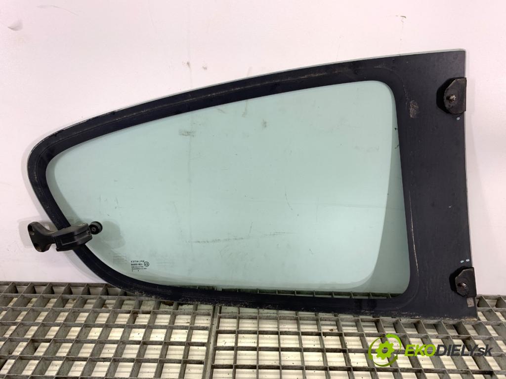 PEUGEOT 107 liftback 2007 50 kW 1.0 998 Okno ľavy zad