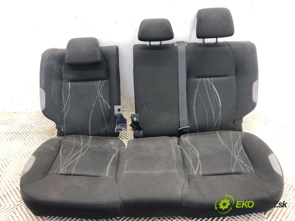 PEUGEOT 208 I liftback 2016 55 kW 1.6 HDi / BlueHDi 75 1560 Sedadlo druhý rad 