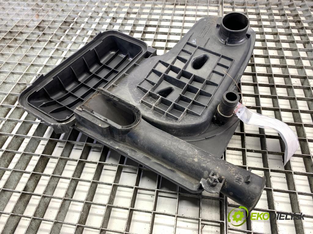 TOYOTA YARIS II liftback 2007 51 kW 1.0 VVT-i (KSP90_) 998 Obal filtra vzduchu 17705-0Q020 (Obal vzduchového filtra)