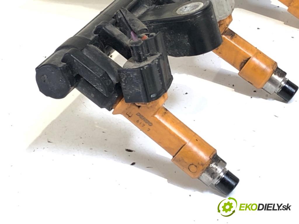 TOYOTA YARIS II liftback 2007 51 kW 1.0 VVT-i (KSP90_) 998 Lišta vstrekovacia 23250-40020 (Vstrekovacia lišta)