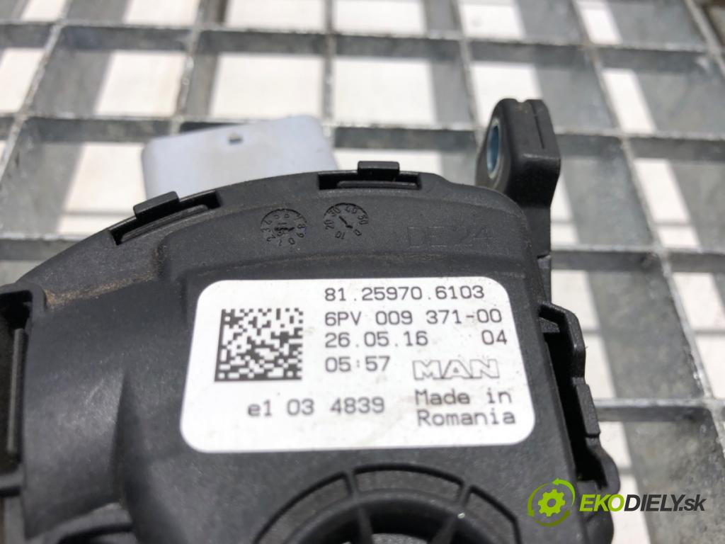 MAN TGX I Pojazd komunalny 2016 324 kW 18.440 324 kW [441 KM] olej napędowy 2012 - 2022 12419 Potenciometer plynu 81.25970.6103 (Potenciometer plynového pedálu)