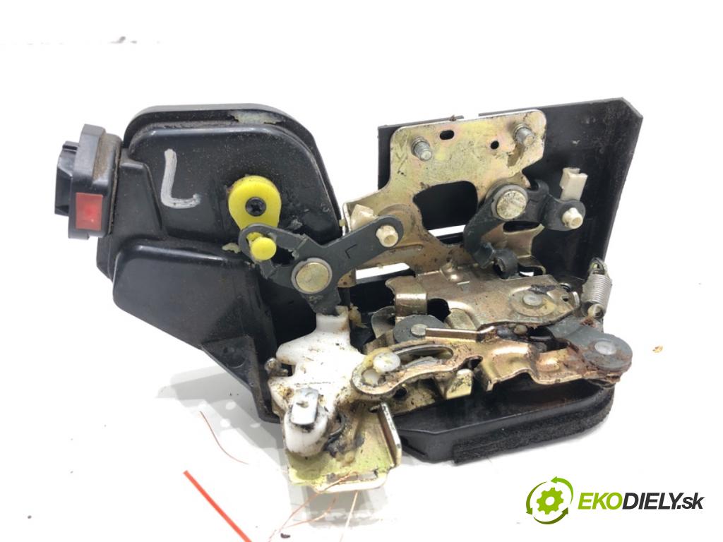 HYUNDAI SANTE FE I SUV 2001 107 kW 2.4 16V 4x4 2351 zámok dveře levý přední část