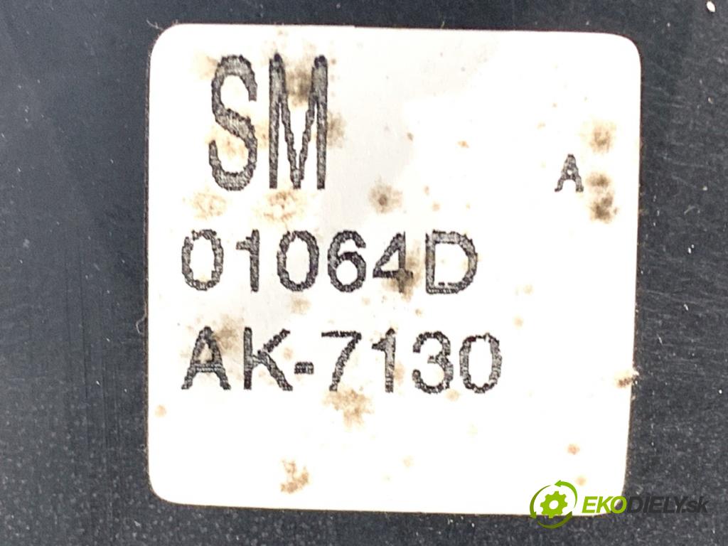 HYUNDAI SANTE FE I SUV 2001 107 kW 2.4 16V 4x4 2351 modul BSI  (Pojistková skříňka)