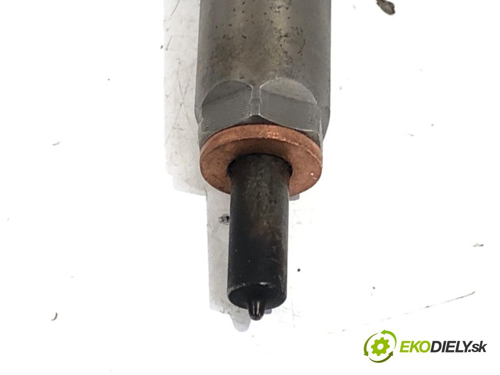 FIAT TIPO sedan 2016 88 kW 1.6 D (356SXG1B) 1598 vstrekovač 0445110524 (Vstrekovač paliva)