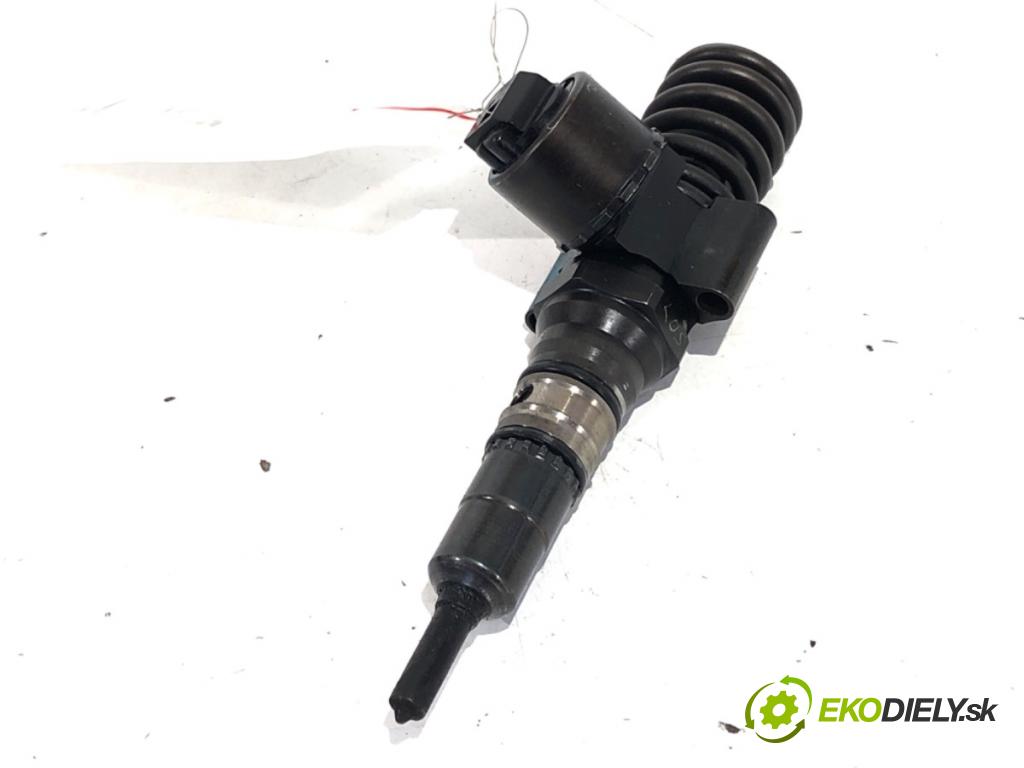 VW GOLF V liftback 2003 103 kW 2.0 TDI 1968 Vstrekovač 03G130073B (Vstrekovač paliva)