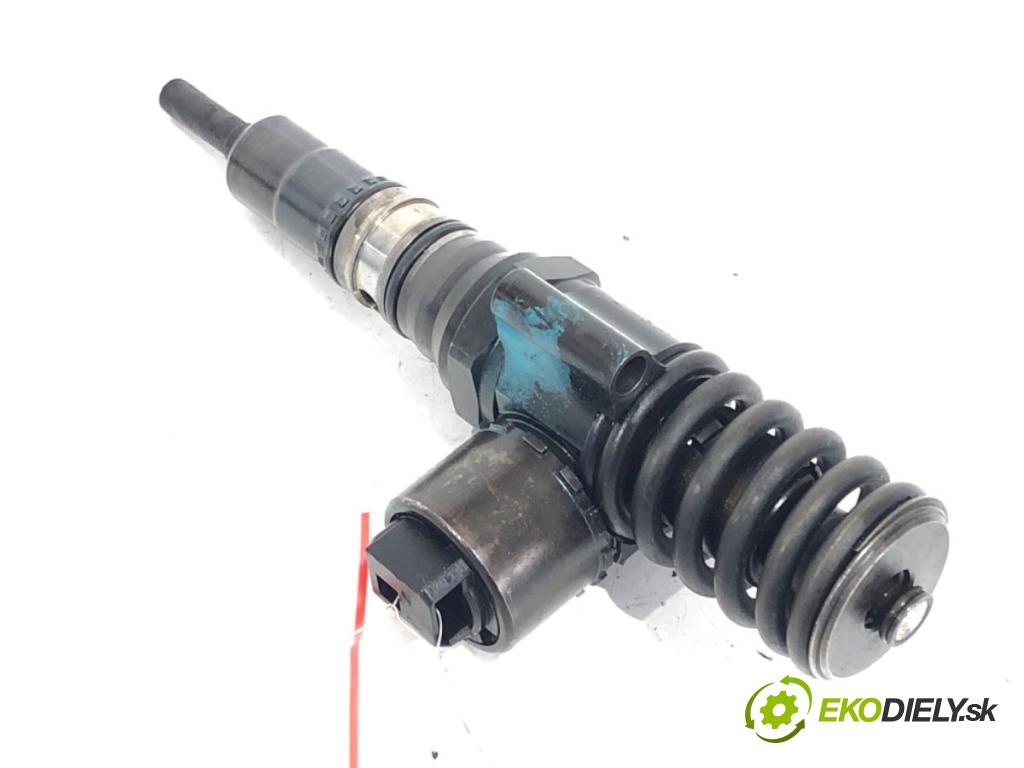 VW GOLF V liftback 2003 103 kW 2.0 TDI 1968 Vstrekovač 03G130073B (Vstrekovač paliva)