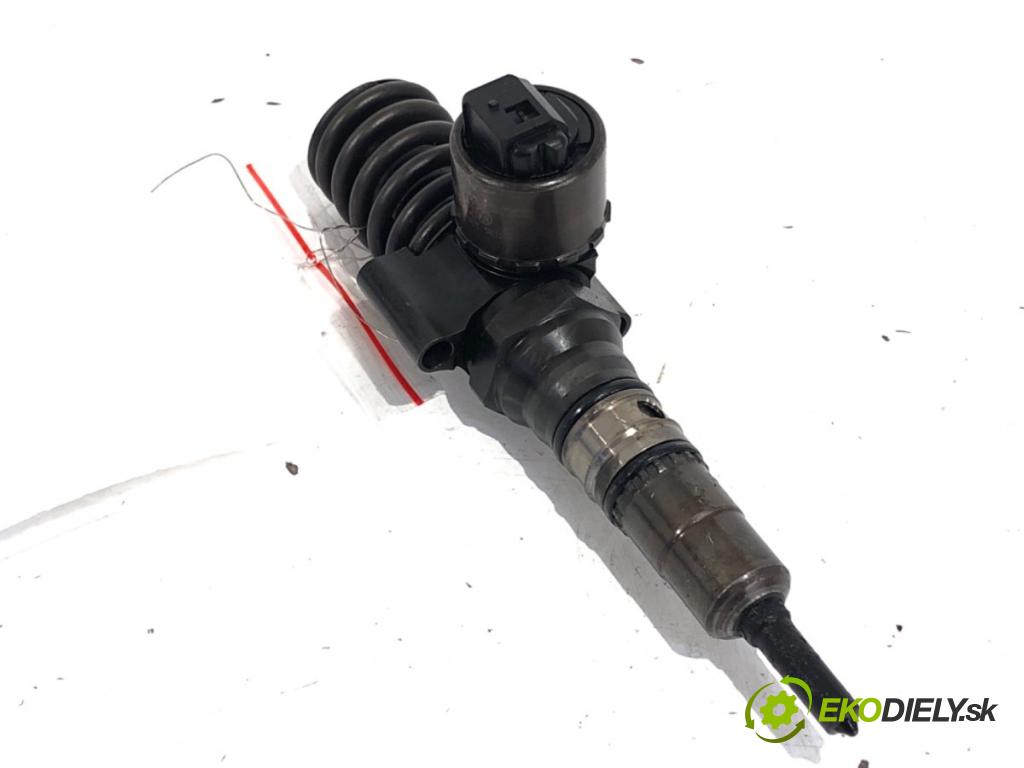 VW GOLF V liftback 2003 103 kW 2.0 TDI 1968 Vstrekovač 03G130073B (Vstrekovač paliva)