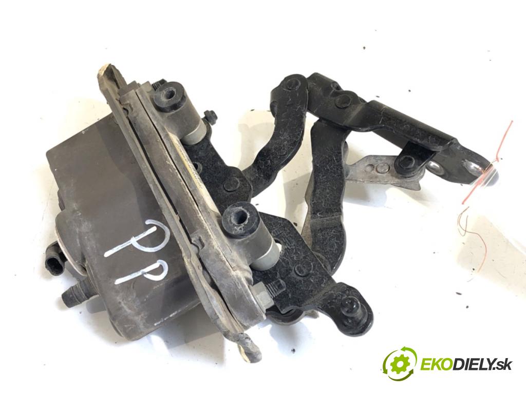 MERCEDES-BENZ S212 Kombi 2012 100 kW E 200 CDI / BlueTEC (212.205, 212.206) 2143 Záves kapoty pravy predný A2129066301