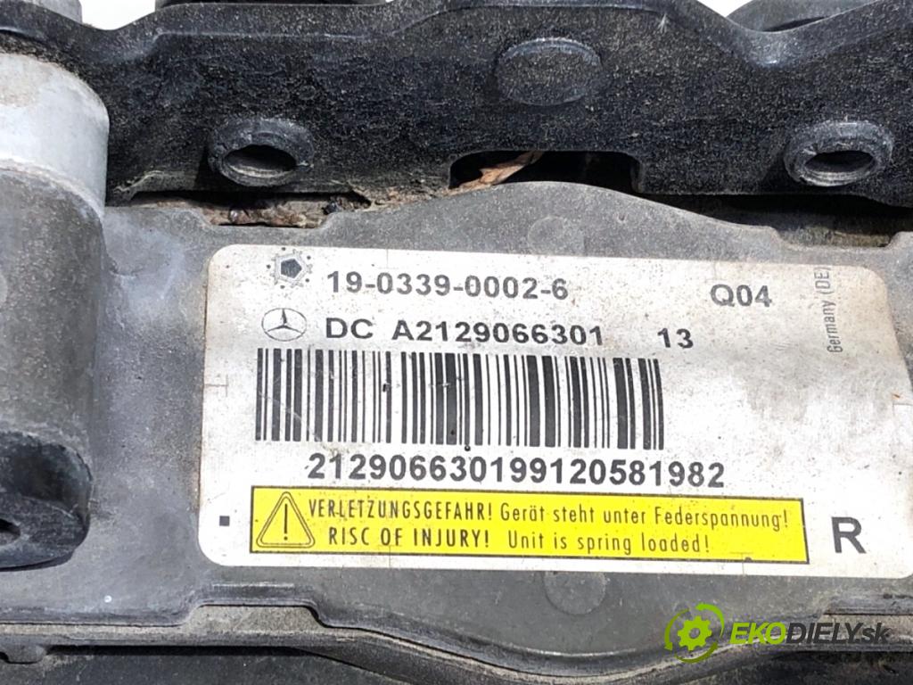 MERCEDES-BENZ S212 Kombi 2012 100 kW E 200 CDI / BlueTEC (212.205, 212.206) 2143 Záves kapoty pravy predný A2129066301