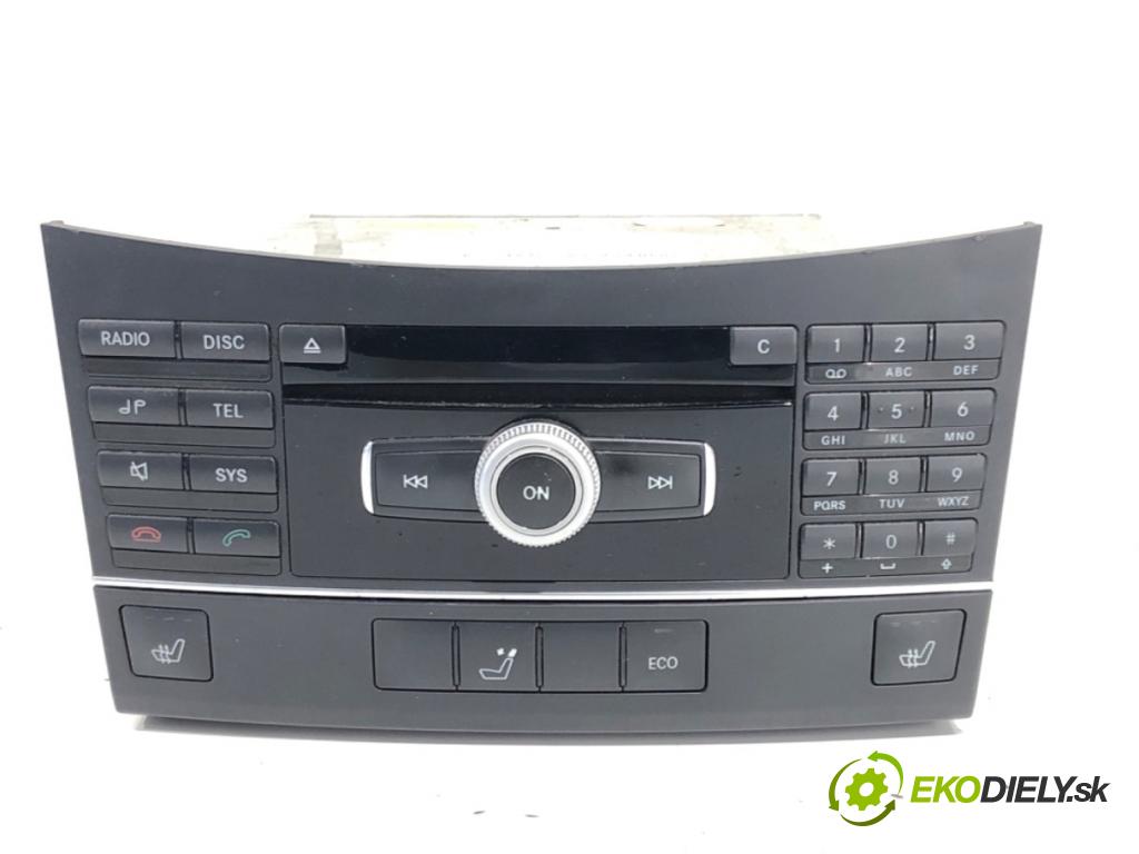MERCEDES-BENZ S212 Kombi 2012 100 kW E 200 CDI / BlueTEC (212.205, 212.206) 2143 RADIO A2129004910 (Audio zařízení)