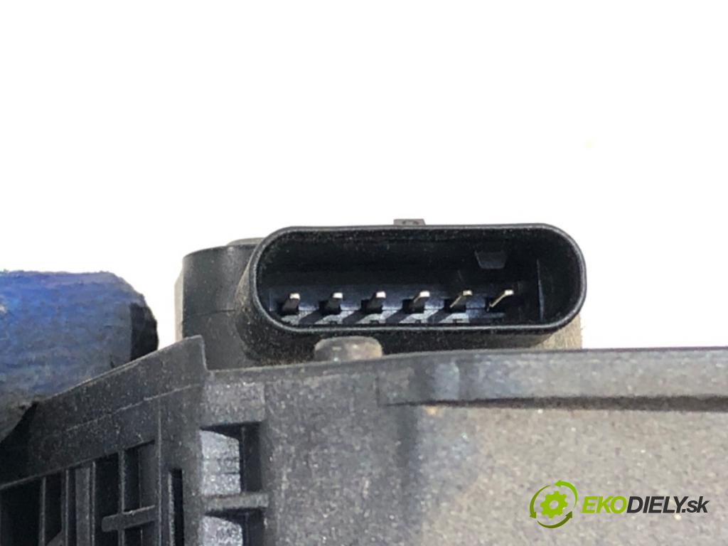 MERCEDES-BENZ S212 Kombi 2012 100 kW E 200 CDI / BlueTEC (212.205, 212.206) 2143 Potenciometer plynu A2043000004 (Potenciometer plynového pedálu)