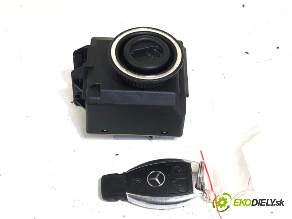 MERCEDES-BENZ S212 Kombi 2012 100 kW E 200 CDI / BlueTEC (212.205, 212.206) 2143 spinačka A2129058500 (Spínacia skrinka)