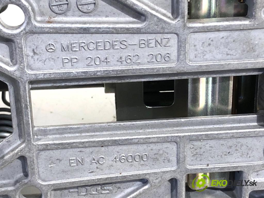MERCEDES-BENZ S212 Kombi 2012 100 kW E 200 CDI / BlueTEC (212.205, 212.206) 2143 Hriadeľ, tyč volantu A2124602316 (Tyč riadenia (volantu))