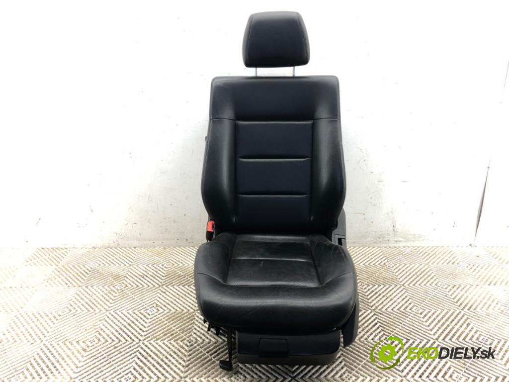 MERCEDES-BENZ S212 Kombi 2012 100 kW E 200 CDI / BlueTEC (212.205, 212.206) 2143 Sedadlo ľavy predný 