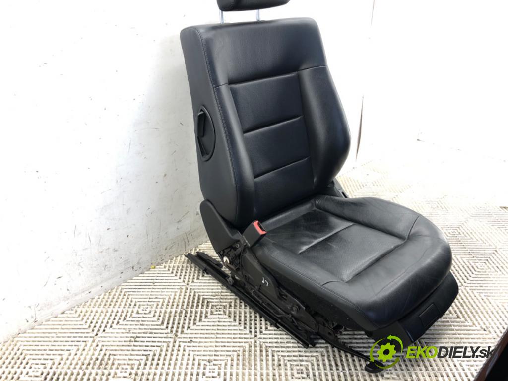 MERCEDES-BENZ S212 Kombi 2012 100 kW E 200 CDI / BlueTEC (212.205, 212.206) 2143 Sedadlo ľavy predný