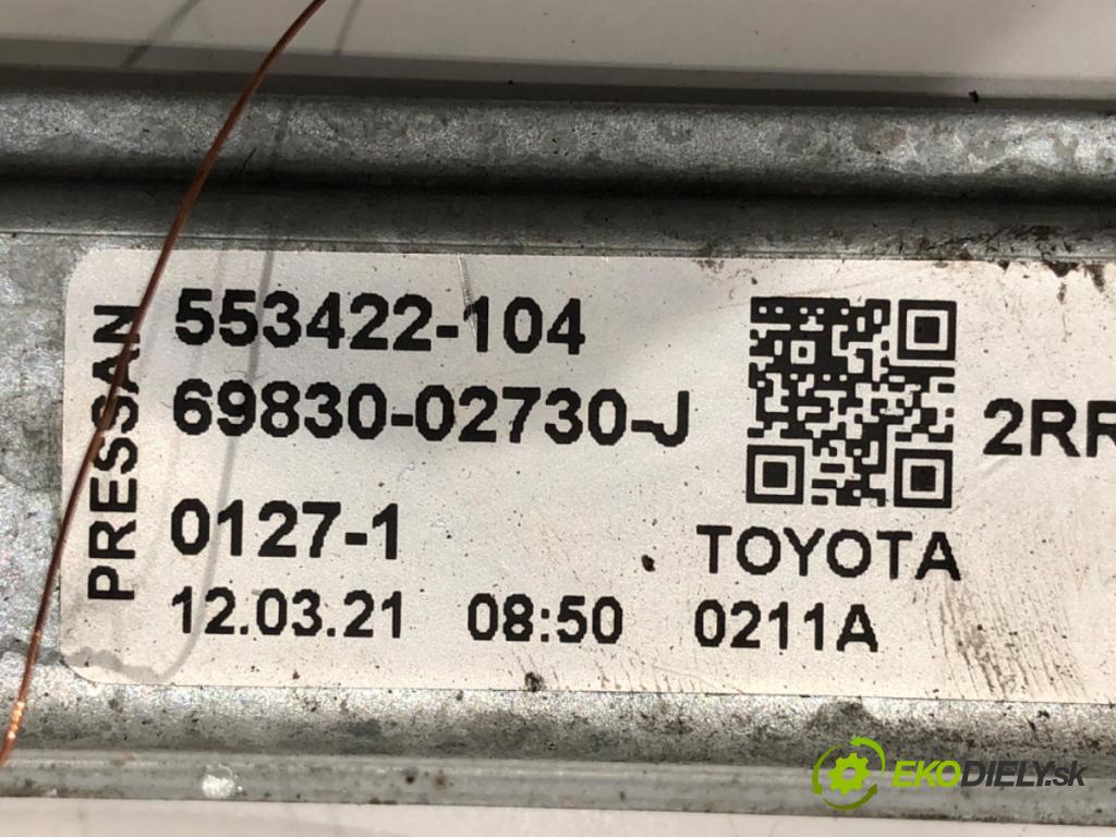 TOYOTA COROLLA E21 sedan 2020 72 kW 1.8 VVTi Hybrid (ZWE211, MZEA12) 1798 mechanismus okna pravý zadní část 69830-02730