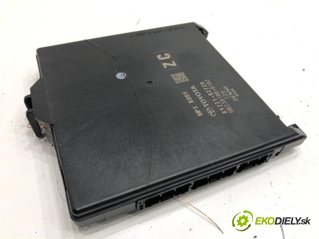 TOYOTA COROLLA E21 sedan 2020 72 kW 1.8 VVTi Hybrid (ZWE211, MZEA12) 1798 Modul komfortu 89221-02720 (Modul komfortu)