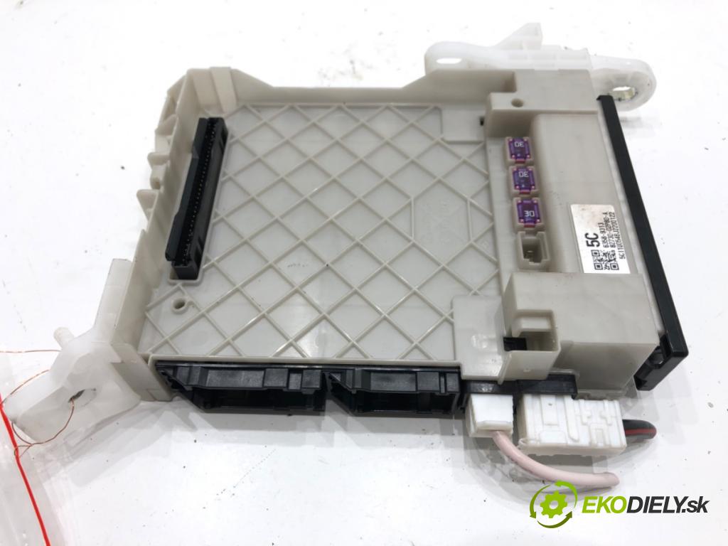 TOYOTA COROLLA E21 sedan 2020 72 kW 1.8 VVTi Hybrid (ZWE211, MZEA12) 1798 modul BSI 82730-02P80-A (Pojistková skříňka)