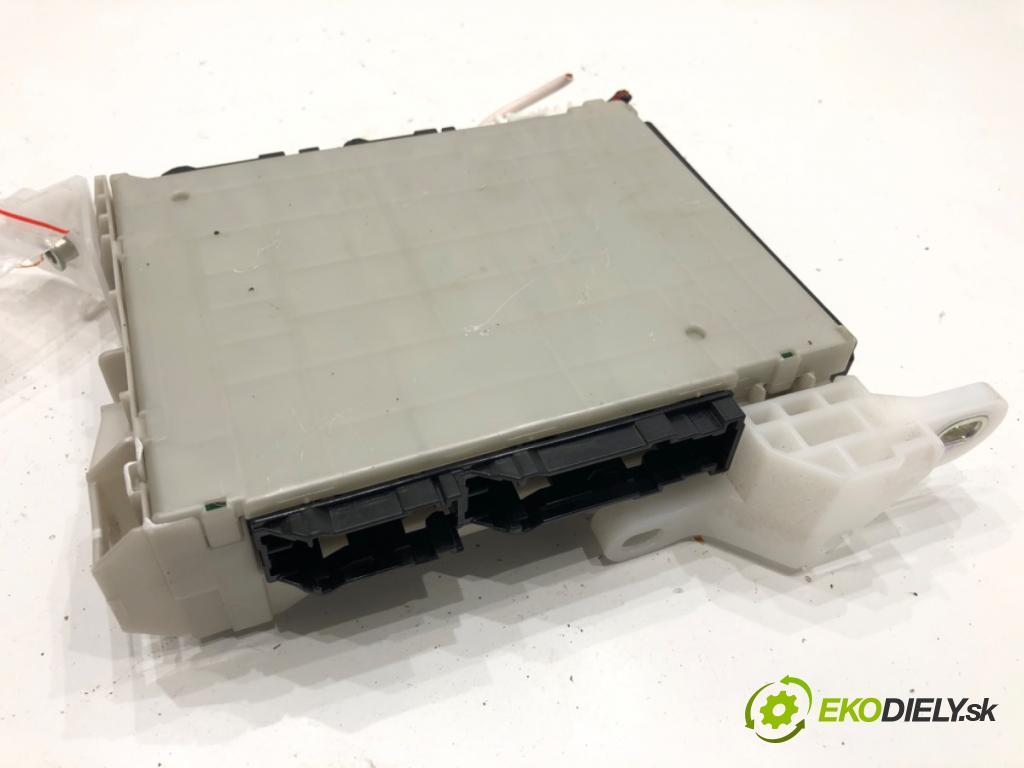 TOYOTA COROLLA E21 sedan 2020 72 kW 1.8 VVTi Hybrid (ZWE211, MZEA12) 1798 modul BSI 82730-02P80-A (Pojistková skříňka)