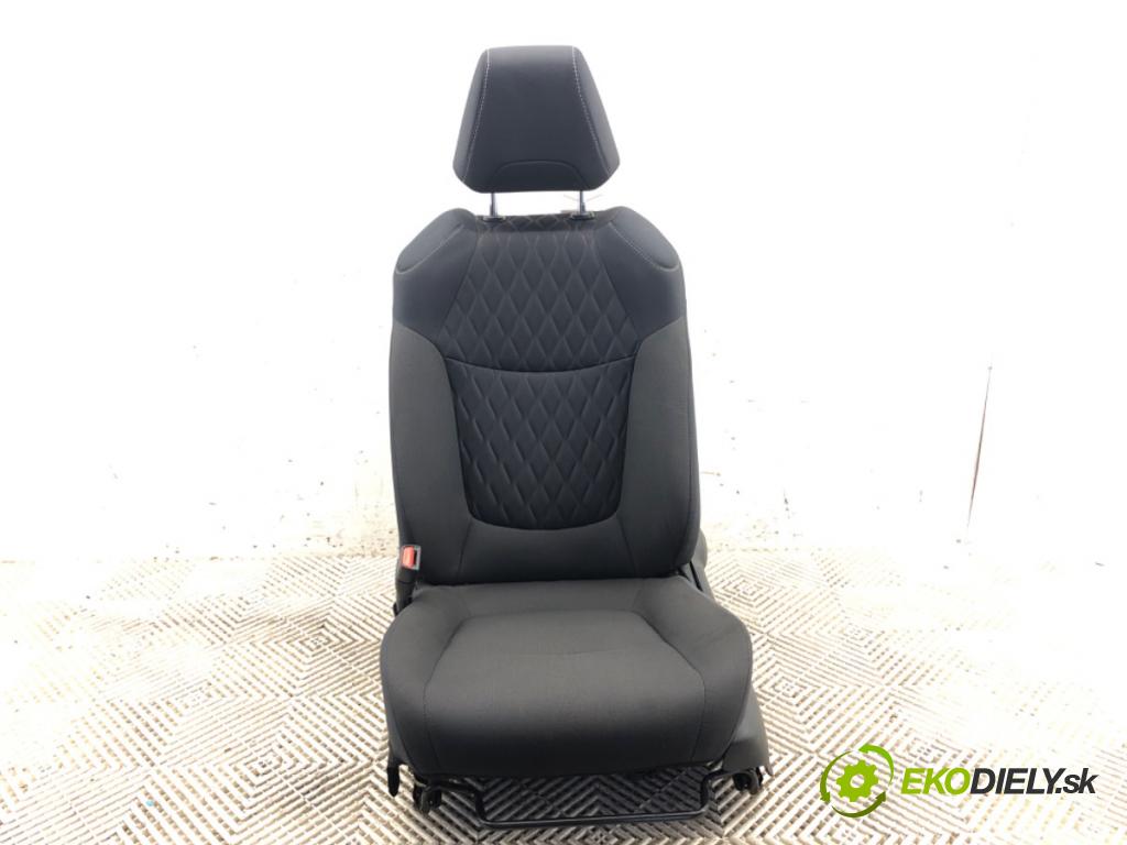 TOYOTA COROLLA E21 sedan 2020 72 kW 1.8 VVTi Hybrid (ZWE211, MZEA12) 1798 Sedadlo ľavy predný 