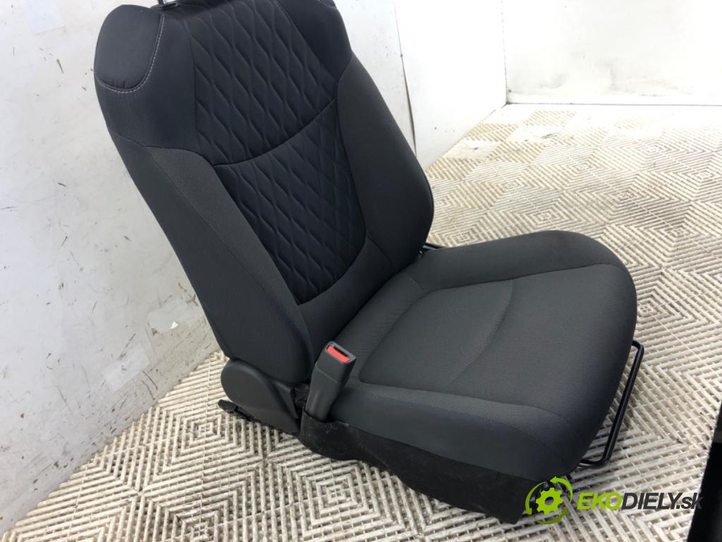 TOYOTA COROLLA E21 sedan 2020 72 kW 1.8 VVTi Hybrid (ZWE211, MZEA12) 1798 Sedadlo ľavy predný