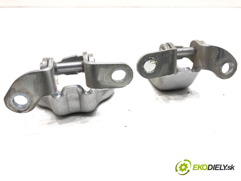 TOYOTA COROLLA E21 sedan 2020 72 kW 1.8 VVTi Hybrid (ZWE211, MZEA12) 1798 Záves Dvere zad pravy