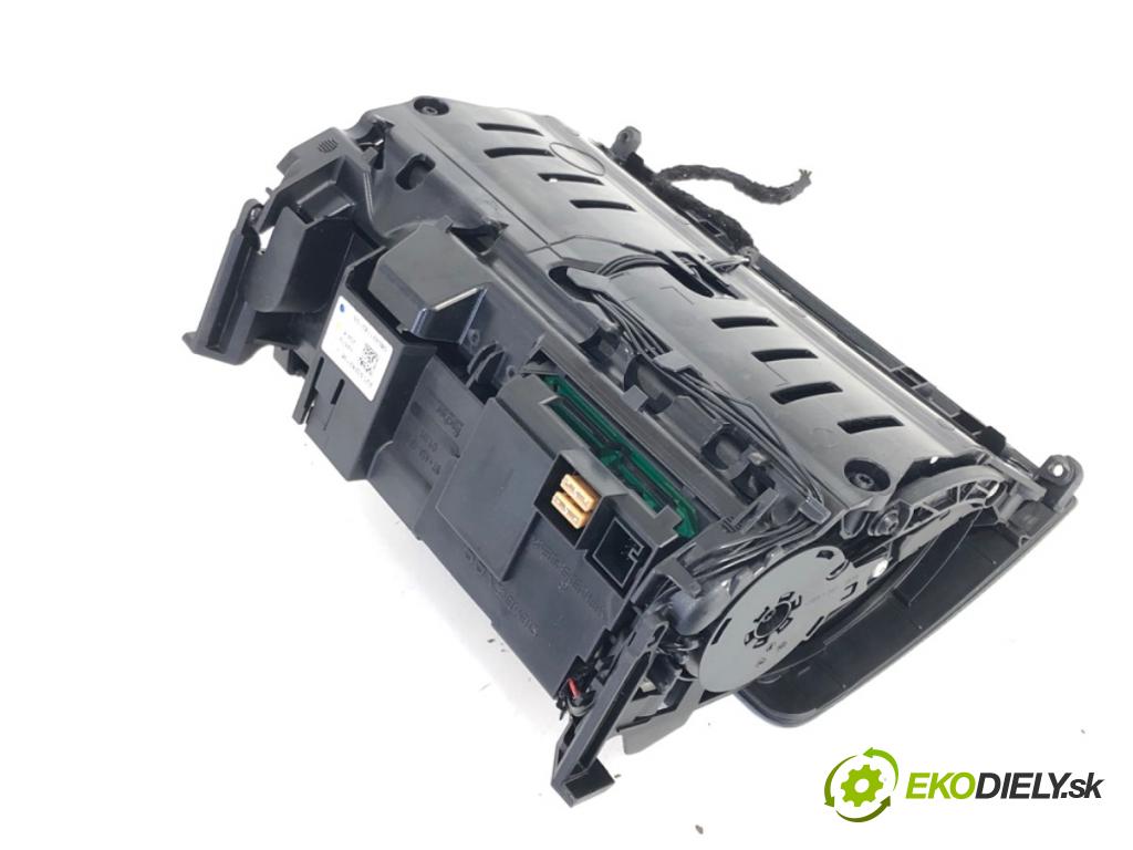 MERCEDES-BENZ S204 Kombi 2008 135 kW C 200 Kompressor (204.241) 1796 Dislpej A2048204697 (Prístrojová doska)