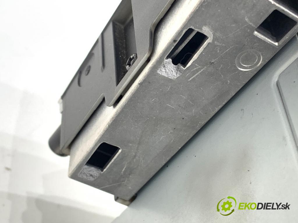 MERCEDES-BENZ S204 Kombi 2008 135 kW C 200 Kompressor (204.241) 1796 RADIO A2048708194 (Audio zariadenie)