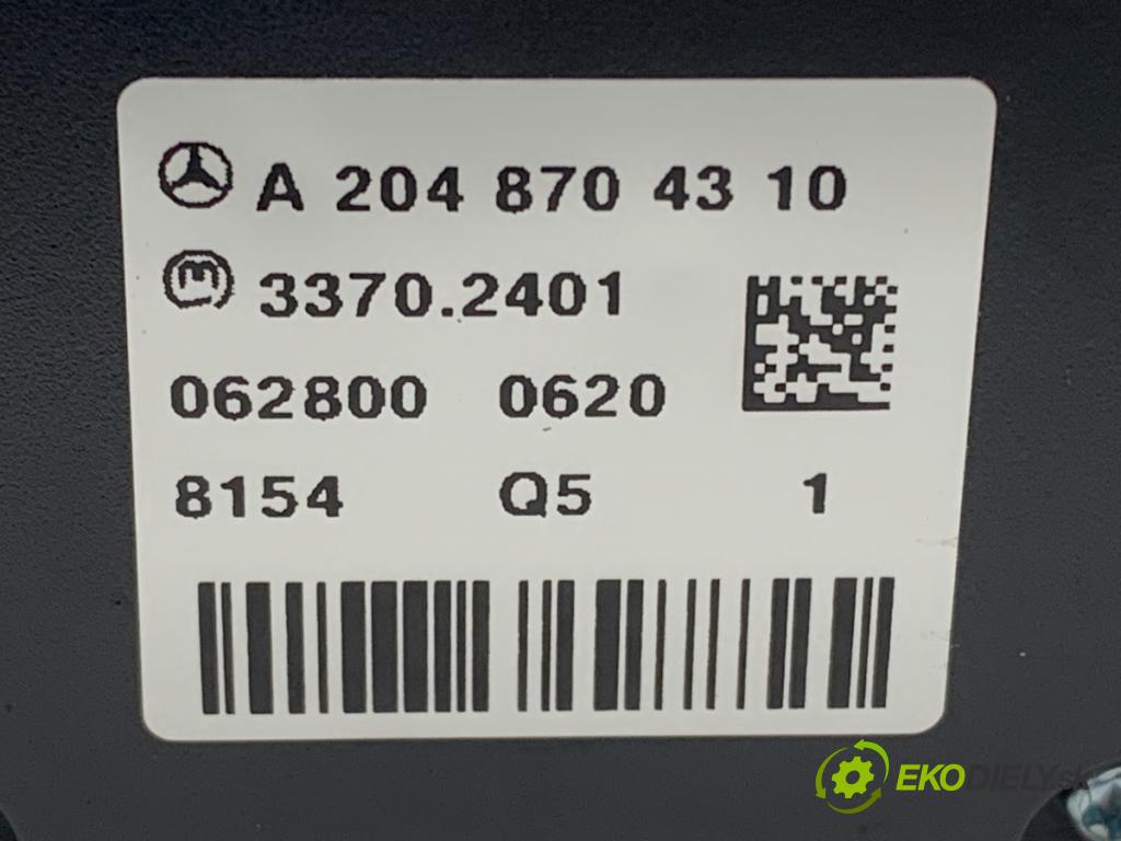 MERCEDES-BENZ S204 Kombi 2008 135 kW C 200 Kompressor (204.241) 1796 Prepínač ohrievania, vyhrievania sedačky A2048704310 (Prepínacie páčky pod volantom)