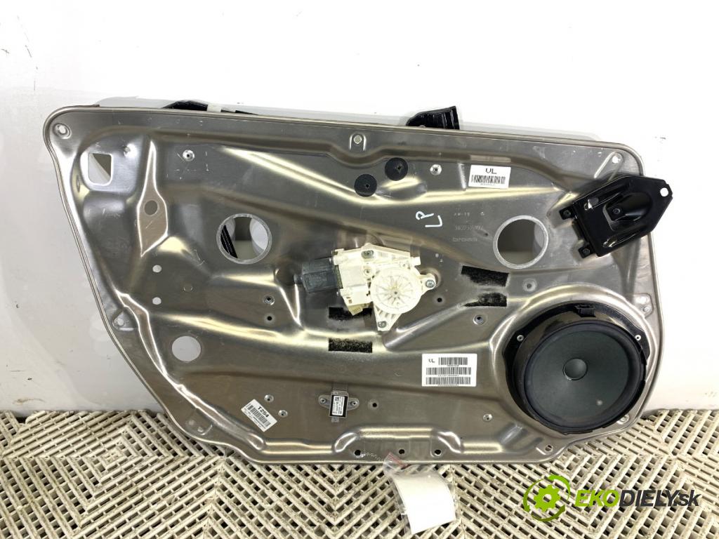 MERCEDES-BENZ S204 Kombi 2008 135 kW C 200 Kompressor (204.241) 1796 mechanismus okna levý přední část