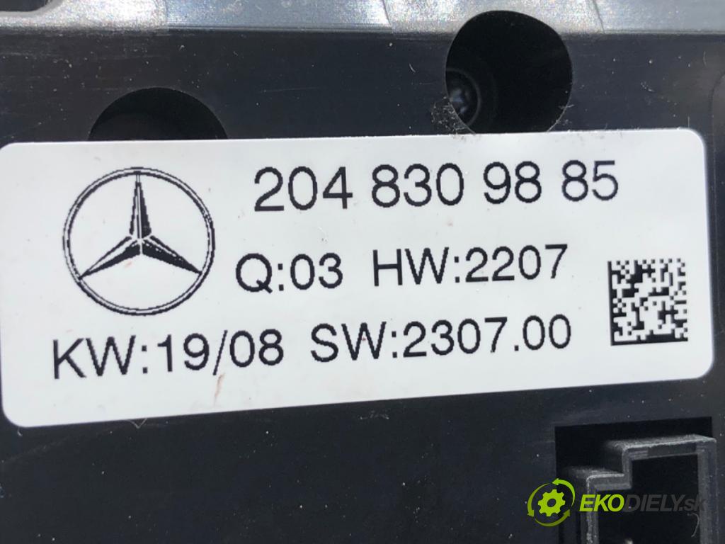 MERCEDES-BENZ S204 Kombi 2008 135 kW C 200 Kompressor (204.241) 1796 Panel ovládania kúrenia 2048309885 (Prepínacie páčky pod volantom)