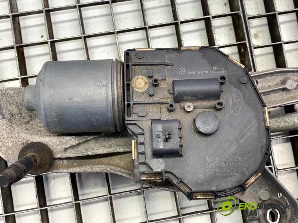 MERCEDES-BENZ S204 Kombi 2008 135 kW C 200 Kompressor (204.241) 1796 Mechanizmus stieračov predný A2048201040 (Motorček stieračov predný)