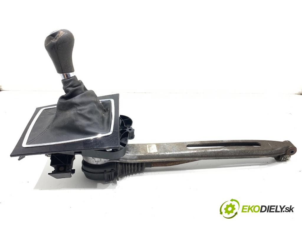 MERCEDES-BENZ S204 Kombi 2008 135 kW C 200 Kompressor (204.241) 1796 kulisa  (Řadicí páka (kulisa) )