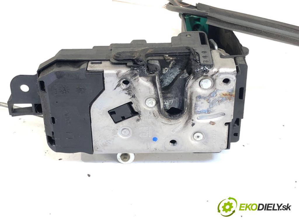 OPEL ASTRA H liftback 2005 66 kW 1.4 (L08) 1364 zámok dveře levý přední část 13210748