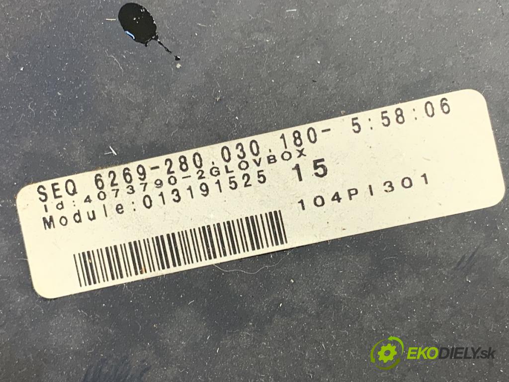 OPEL ASTRA H liftback 2005 66 kW 1.4 (L08) 1364 Priehradka, kastlík spolujazdca  (Priehradka (kastlík))