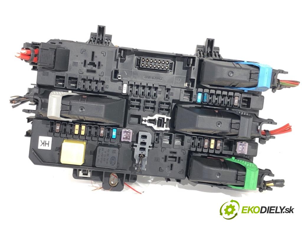 OPEL ASTRA H liftback 2005 66 kW 1.4 (L08) 1364 modul BSI 13206762 (Pojistková skříňka)