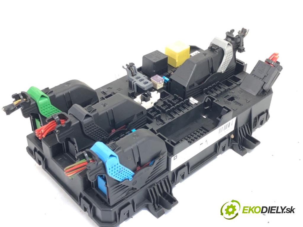 OPEL ASTRA H liftback 2005 66 kW 1.4 (L08) 1364 modul BSI 13206762 (Pojistková skříňka)