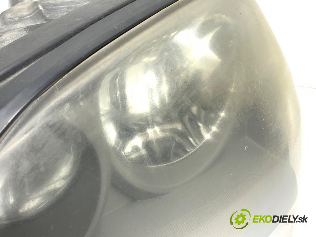 KIA SORENTO I SUV 2005 103 kW 2.5 CRDi 2497 Svetlomet ľavy predný