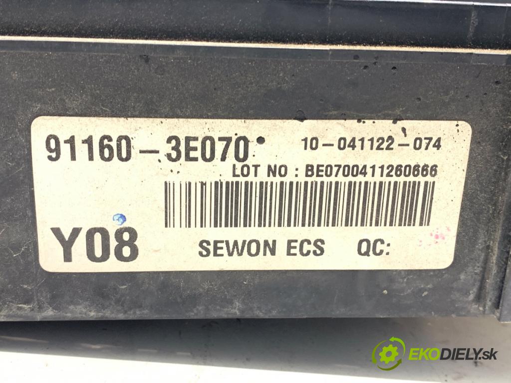 KIA SORENTO I SUV 2005 103 kW 2.5 CRDi 2497 modul BSI 91160-3E070 (Pojistková skříňka)