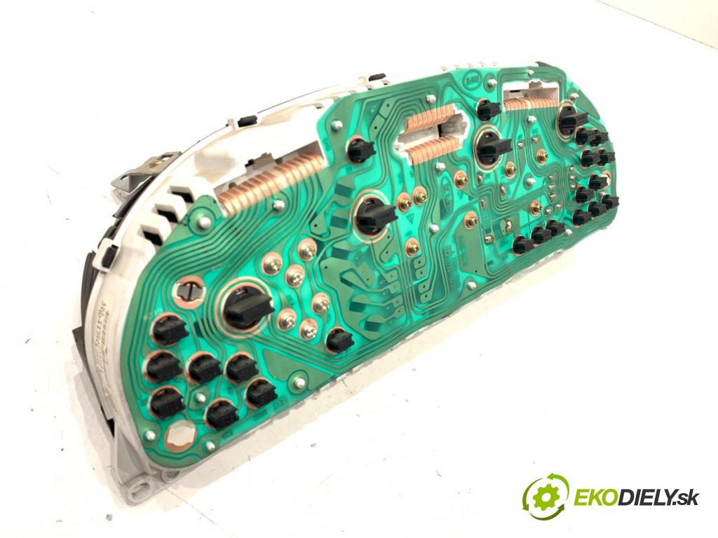 KIA SORENTO I SUV 2005 103 kW 2.5 CRDi 2497 Prístrojovka 94003-3E086 (Prístrojová doska)